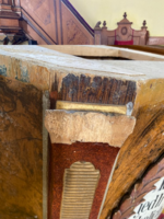 Stůl páně Hořátev - před restaurování - detail